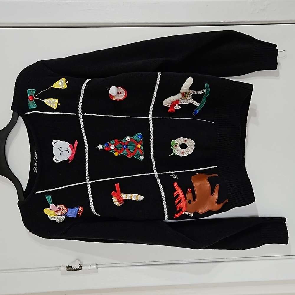 A Lovely Christmas Sweater size L